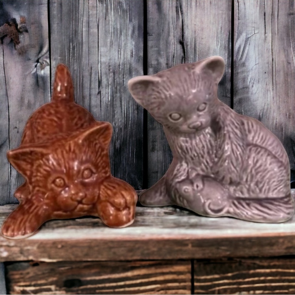 Set of 2 Vintage Ceramic Cat Figures, Gray and Brown Kittens Figurines